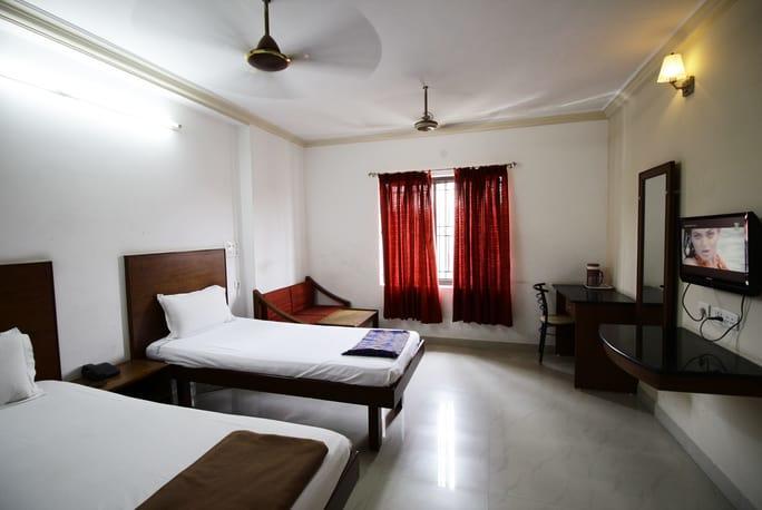 Hotel Adithya 钦奈 外观 照片