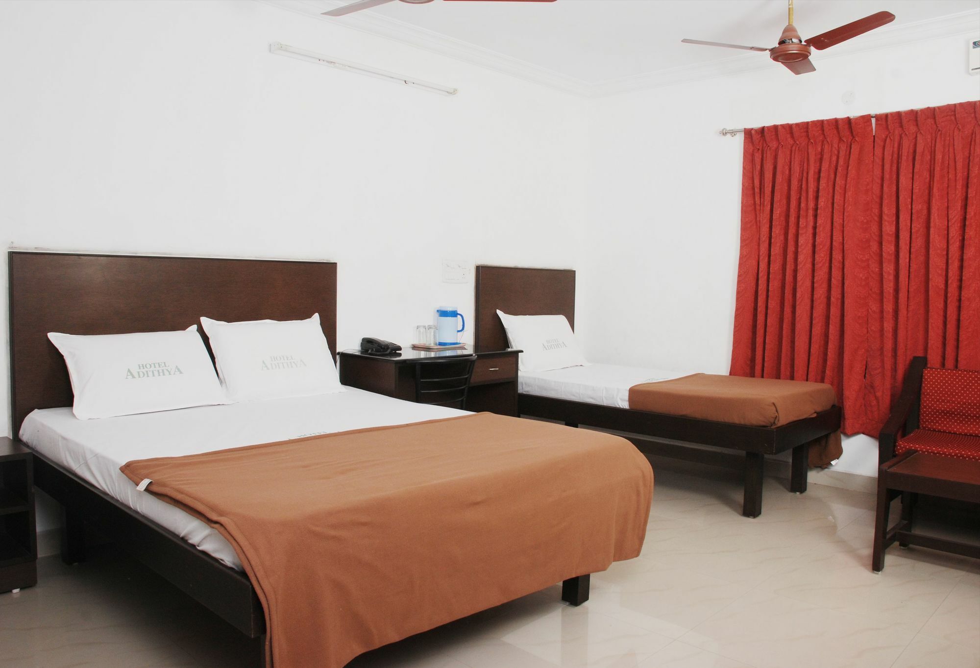 Hotel Adithya 钦奈 外观 照片